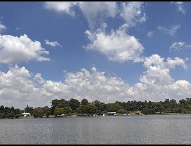 2 BEDROOM APARTMENT FOR SALE IN FLORIDA LAKE